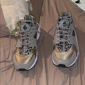 Nike Cheetah Print Huaraches